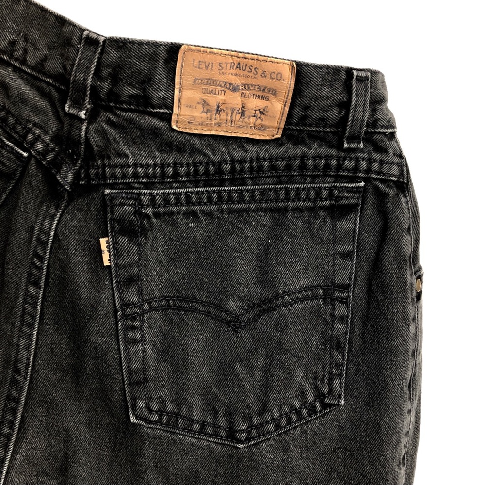VINTAGE LEVI’S BLACK HIGH RISE WIDE DENIM JEANS